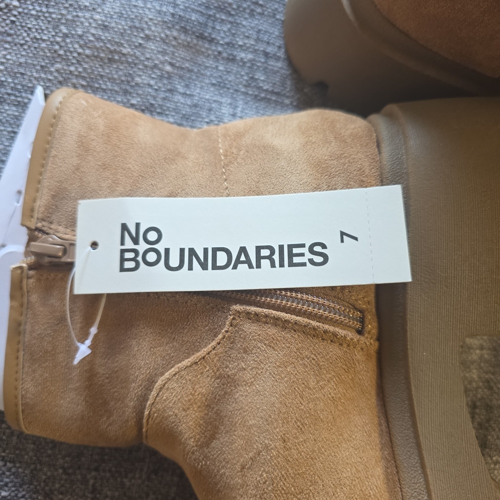 No Boundaries Womens Cozy Lug Sole Ankle Boots Brown Fur Lined Size 7 - Picture 5 of 6